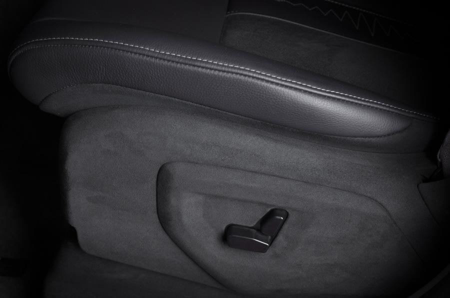  Jeep Grand Cherokee BOSE by Carbon Motors 2015 года  (фото 13 из 17)